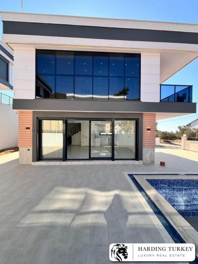 Image No.29-3 Bed Villa / Detached for sale