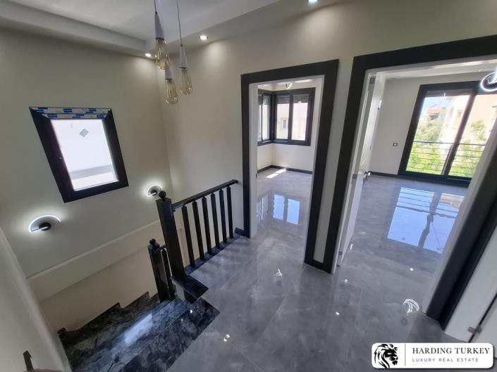 Image No.14-3 Bed Villa / Detached for sale