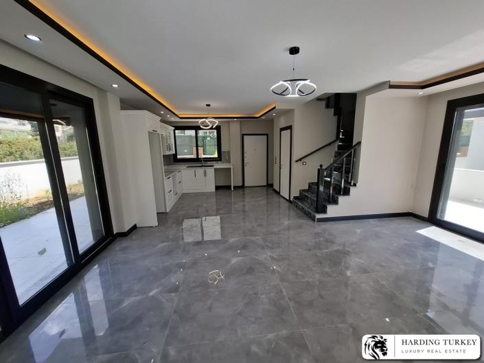 Image No.19-3 Bed Villa / Detached for sale