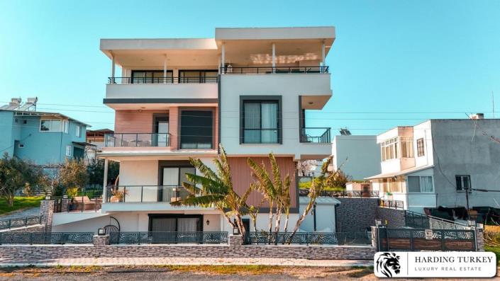 Image No.1-5 Bed Semi-Detached for sale