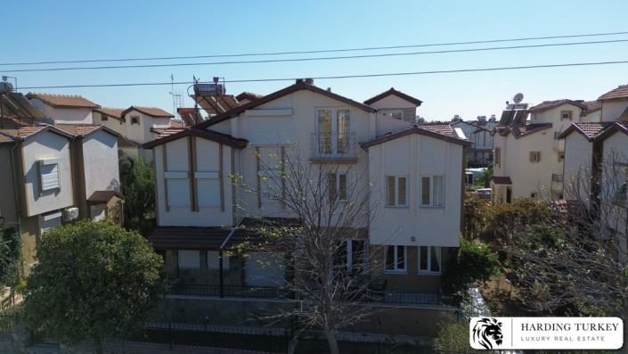 Image No.1-4 Bed Semi-Detached for sale