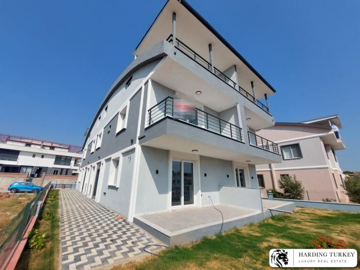 Image No.1-5 Bed Semi-Detached for sale