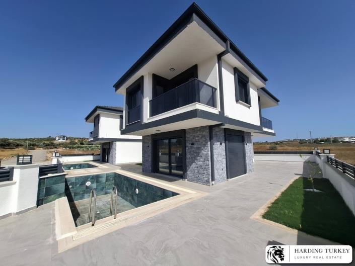 Image No.1-3 Bed Villa / Detached for sale