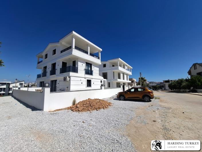 Image No.1-3 Bed Villa / Detached for sale