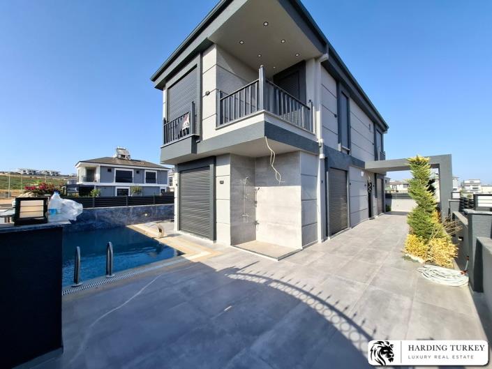 Image No.1-3 Bed Villa / Detached for sale