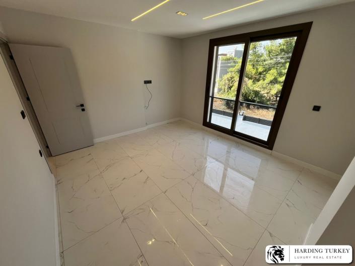 Image No.22-3 Bed Villa / Detached for sale