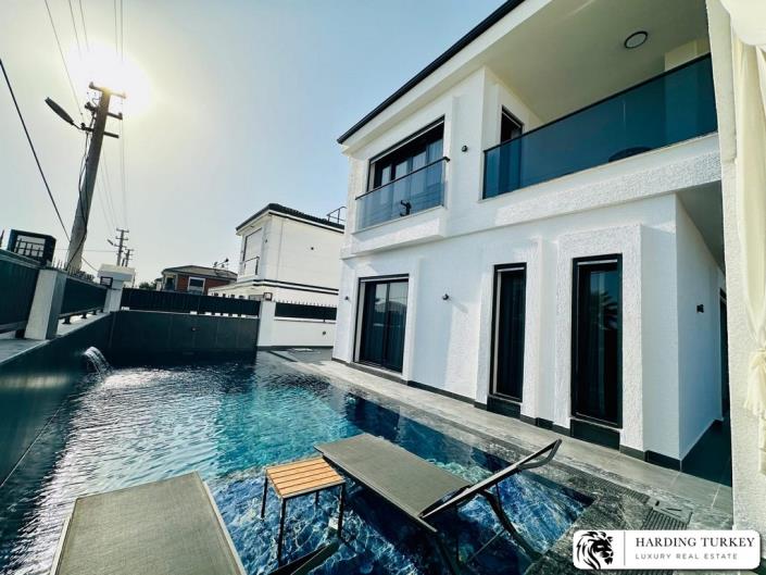 Image No.28-4 Bed Villa / Detached for sale