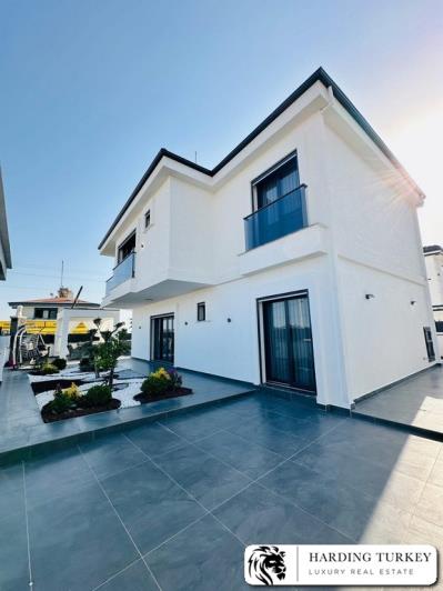 Image No.29-4 Bed Villa / Detached for sale