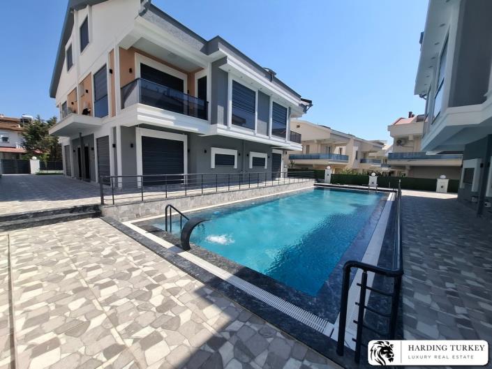 Image No.2-Jumelé de 3 chambres à vendre à Altinkum