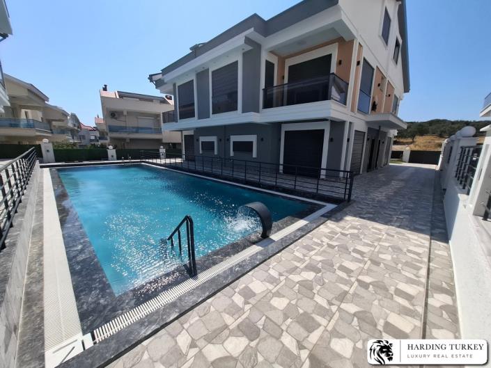 Image No.3-Jumelé de 3 chambres à vendre à Altinkum