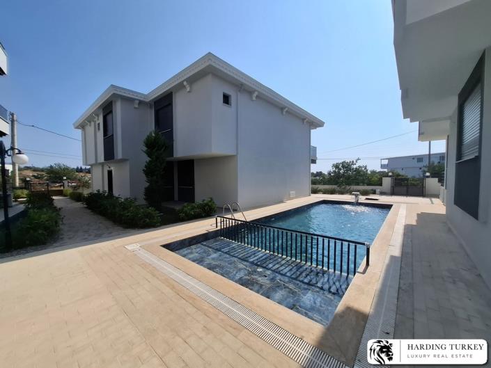 Image No.2-Jumelé de 3 chambres à vendre à Altinkum