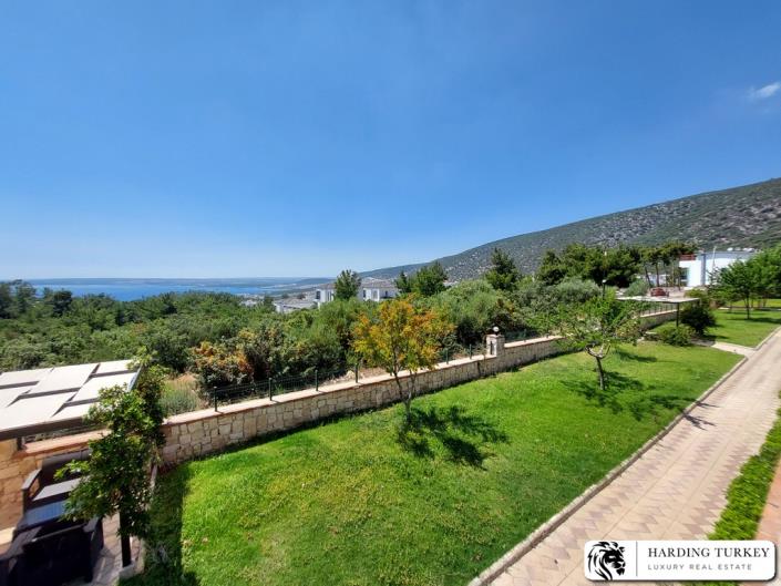 Image No.20-2 Bed Apartment for sale