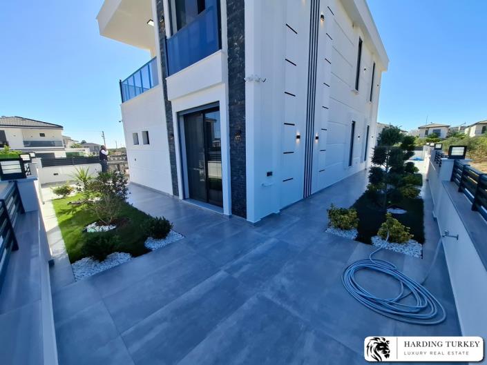 Image No.6-4 Bed Villa / Detached for sale