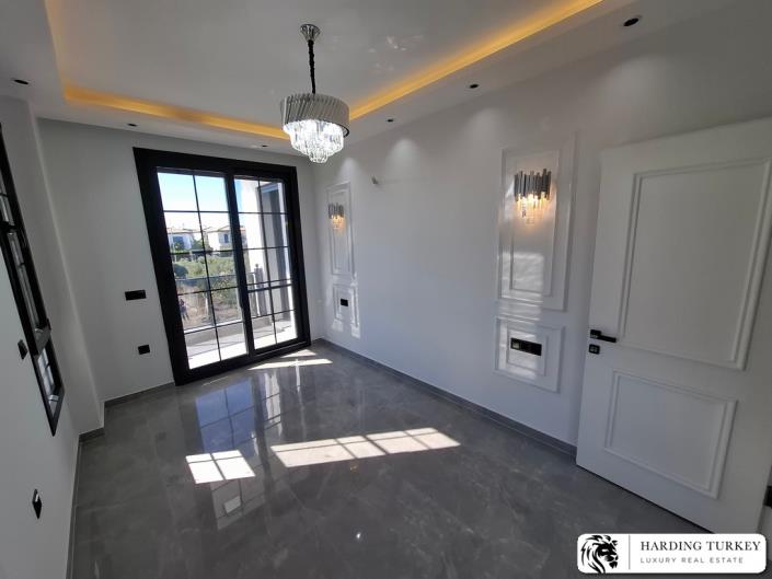 Image No.28-4 Bed Villa / Detached for sale