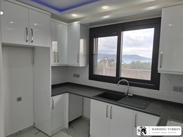 Image No.14-3 Bed Semi-Detached for sale