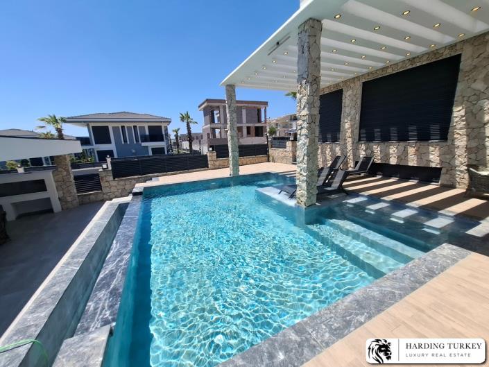 Image No.5-Villa / Détaché de 4 chambres à vendre à Altinkum