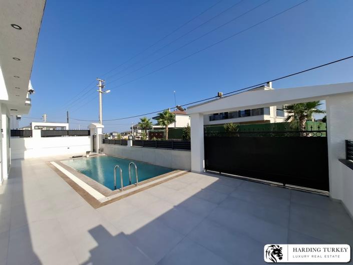 Image No.2-4 Bed Villa / Detached for sale