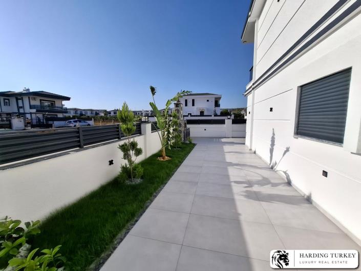 Image No.6-4 Bed Villa / Detached for sale