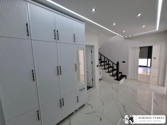 Image No.10-4 Bed Villa / Detached for sale