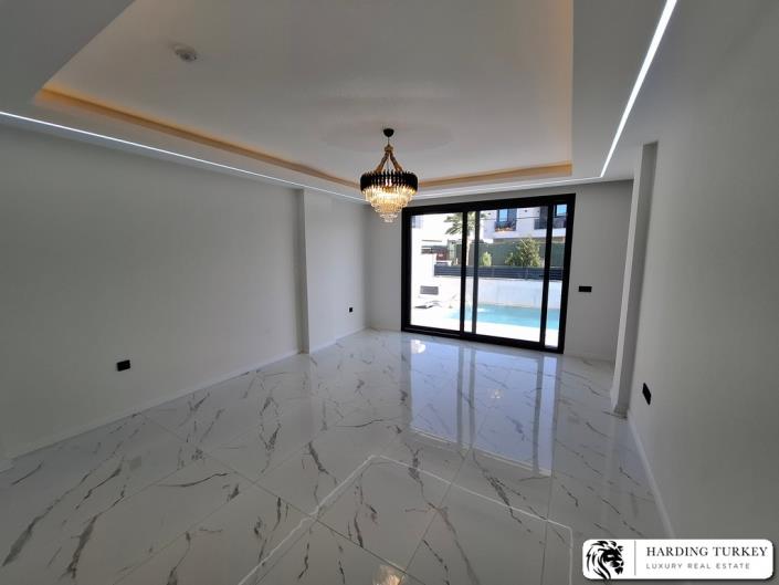 Image No.12-4 Bed Villa / Detached for sale