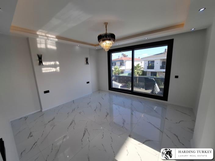 Image No.19-4 Bed Villa / Detached for sale