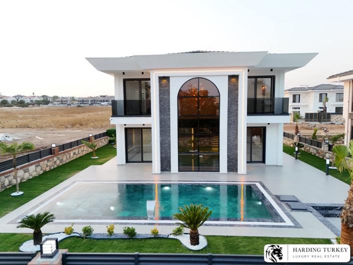 Image No.10-Villa / Détaché de 4 chambres à vendre à Altinkum