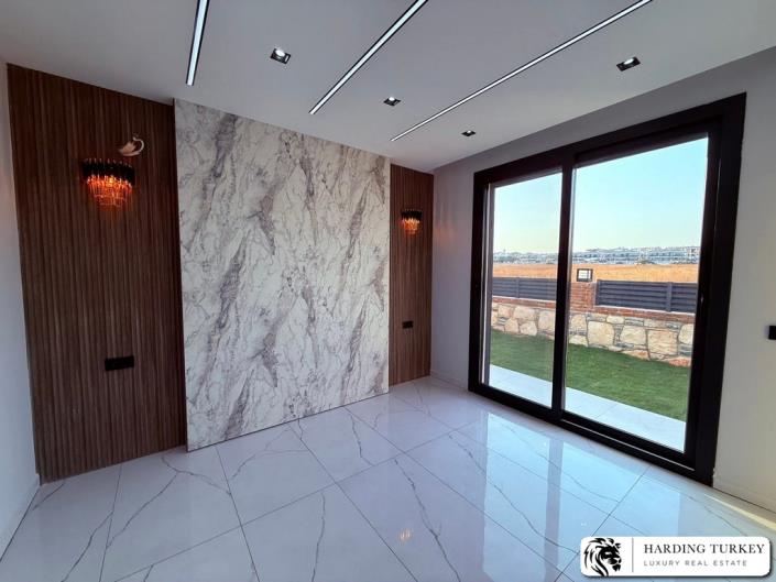 Image No.22-Villa / Détaché de 4 chambres à vendre à Altinkum