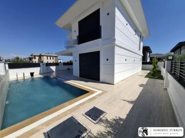 4 Bed Villa / Detached for sale