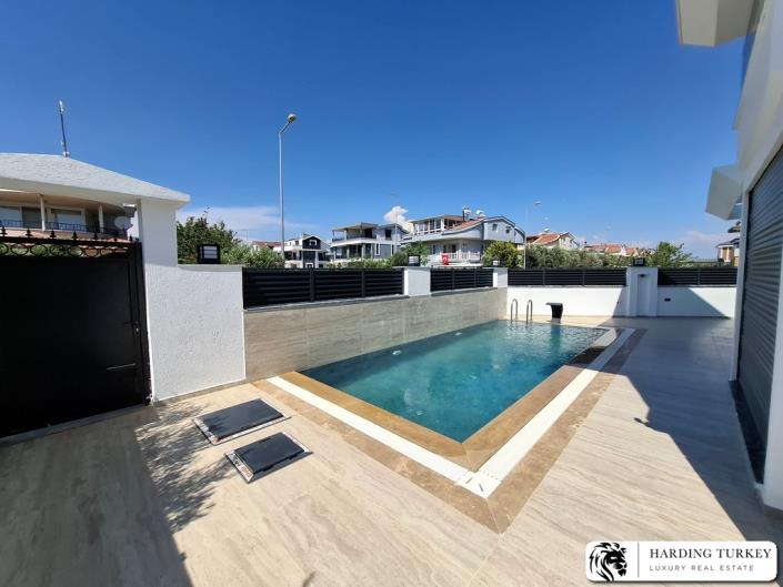 Image No.2-4 Bed Villa / Detached for sale