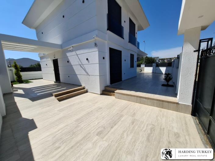 Image No.6-4 Bed Villa / Detached for sale