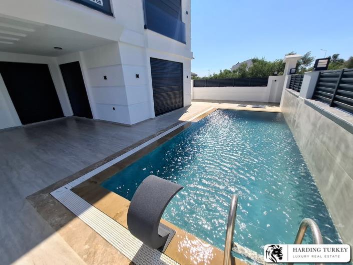 Image No.5-4 Bed Villa / Detached for sale