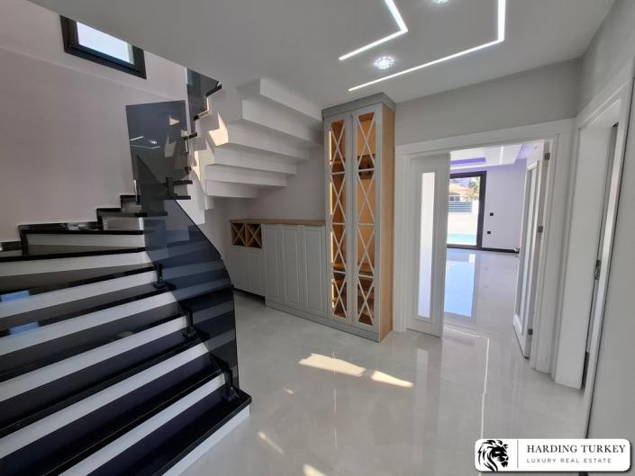 Image No.19-4 Bed Villa / Detached for sale