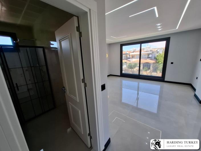 Image No.27-4 Bed Villa / Detached for sale