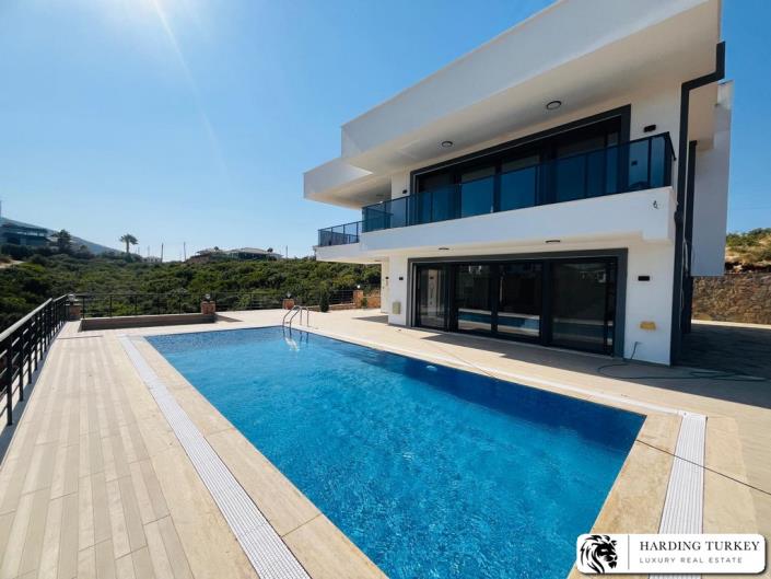 Image No.2-Villa / Détaché de 5 chambres à vendre à Akbuk