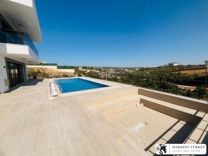 Image No.5-Villa / Détaché de 5 chambres à vendre à Akbuk