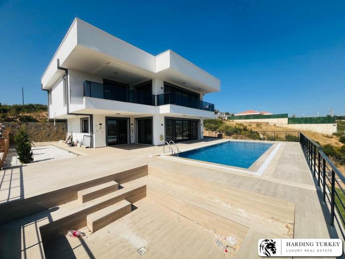 Image No.3-Villa / Détaché de 5 chambres à vendre à Akbuk