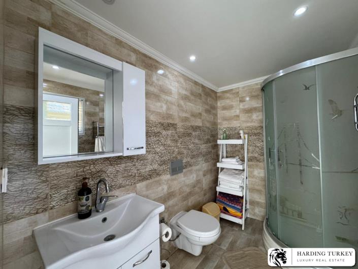 Image No.8-3 Bed Semi-Detached for sale