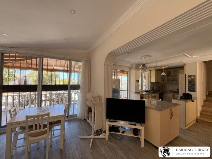 Image No.24-3 Bed Semi-Detached for sale