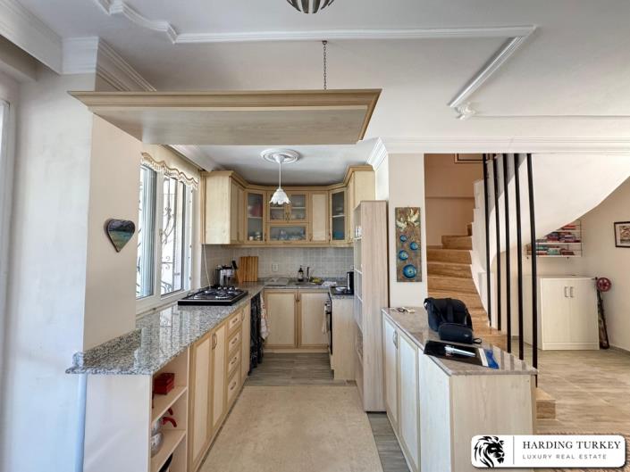 Image No.28-3 Bed Semi-Detached for sale