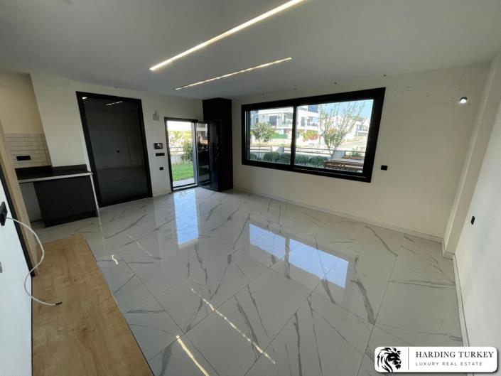 Image No.16-3 Bed Semi-Detached for sale