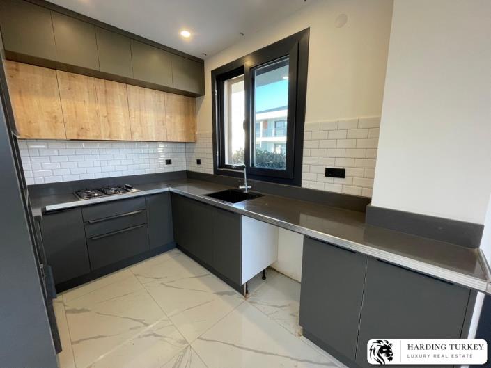 Image No.18-3 Bed Semi-Detached for sale