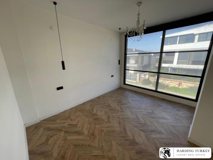 Image No.21-3 Bed Semi-Detached for sale