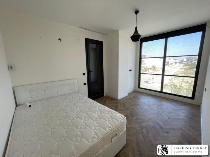 Image No.25-3 Bed Semi-Detached for sale