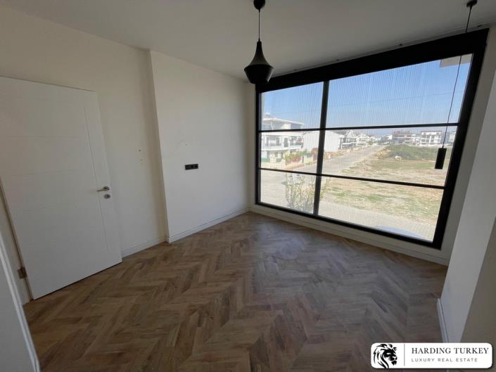 Image No.31-3 Bed Semi-Detached for sale