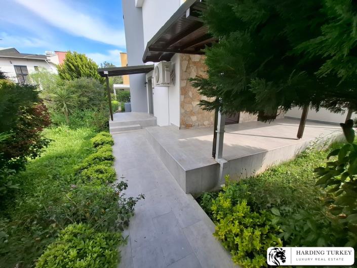 Image No.13-3 Bed Semi-Detached for sale