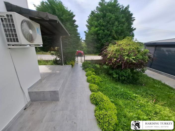 Image No.14-3 Bed Semi-Detached for sale