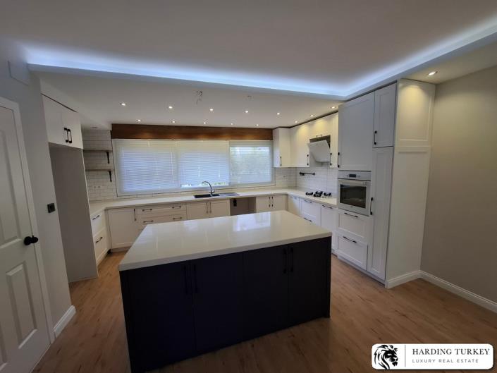 Image No.16-3 Bed Semi-Detached for sale