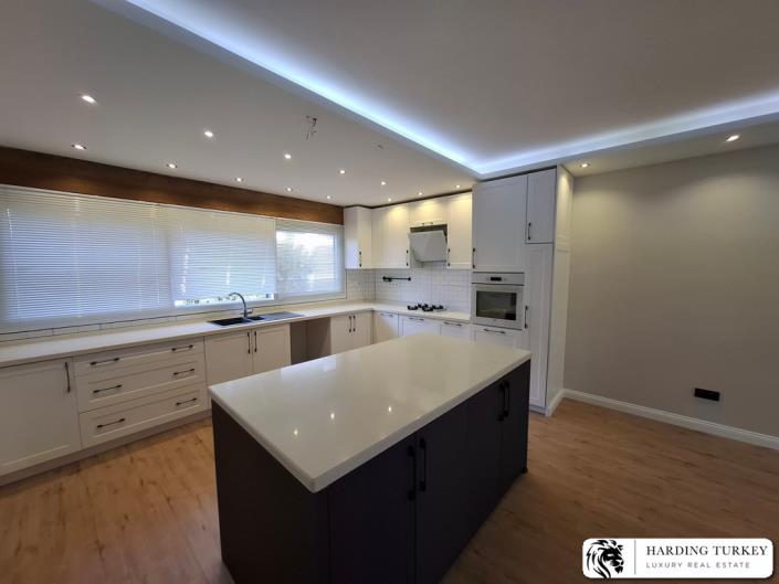 Image No.17-3 Bed Semi-Detached for sale