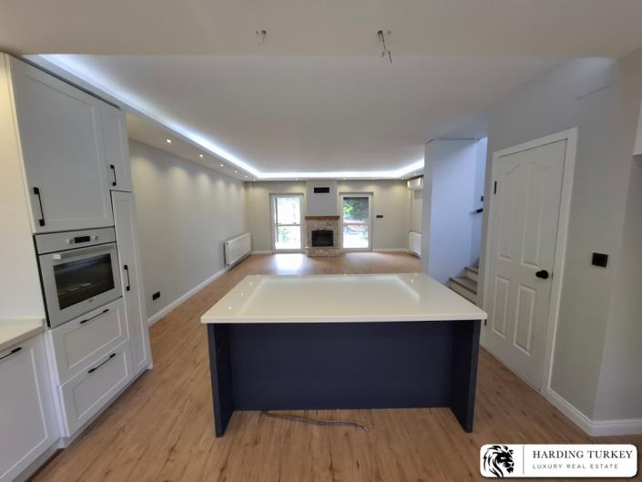 Image No.21-3 Bed Semi-Detached for sale