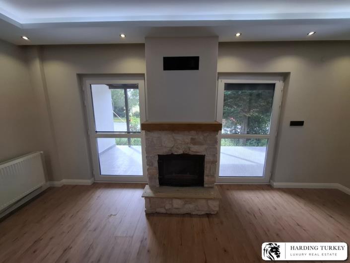 Image No.24-3 Bed Semi-Detached for sale